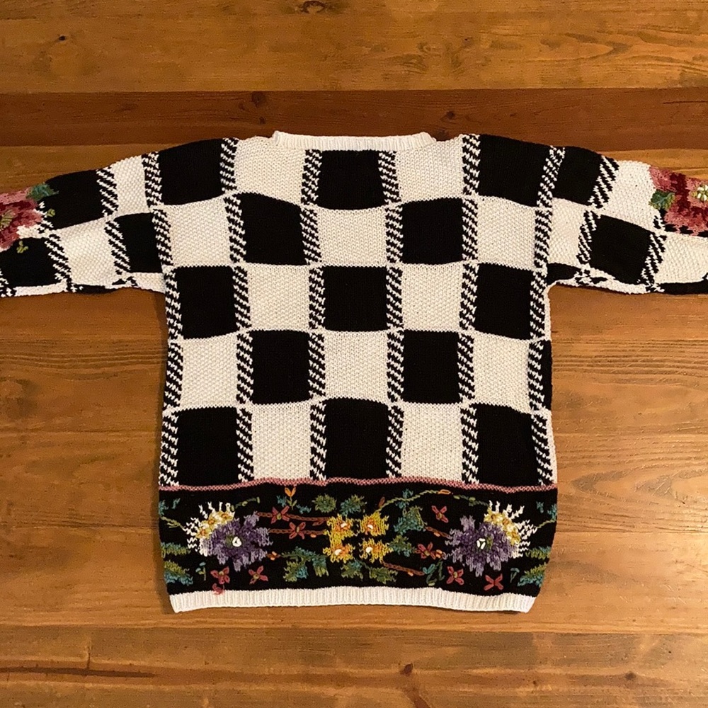 Beautiful Hand Knitted Sweater - Picture 6 of 9